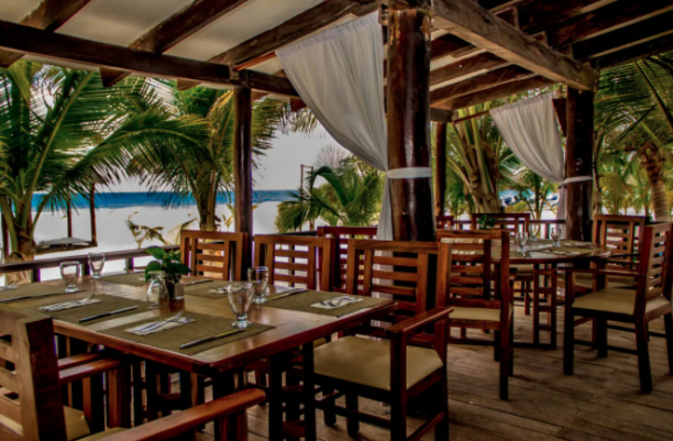 Vuelo y Hospedaje en Flamingo Cancún Resort en oferta. Para más descuentos y promociones, visita PromoDromo